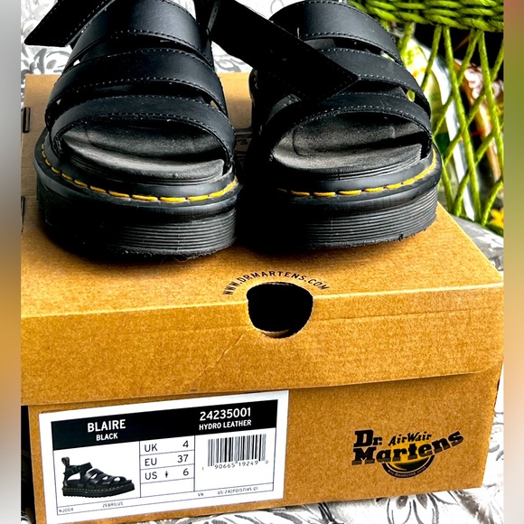 *Like New/Worn once Doc Marten’s Black Leather sandals, Size 6 - Picture 3 of 8